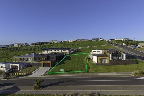 Photo of property in 2 Koohunga Street, Raglan, 3225