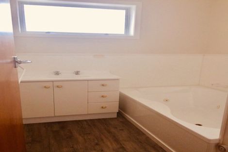 Photo of property in 40 Alison Street, Hamilton Lake, Hamilton, 3204