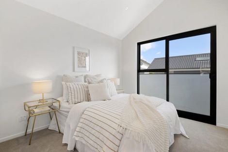 Photo of property in 8a Serrata Place, Browns Bay, Auckland, 0630