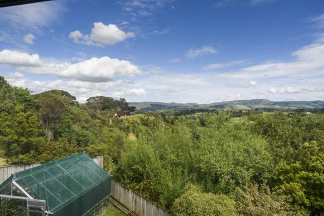 Photo of property in 21 Springdale Grove, Fitzherbert, Palmerston North, 4410