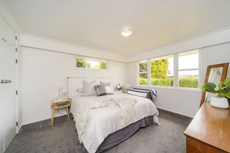Photo of property in 16 Kapiti Place, Awapuni, Palmerston North, 4412