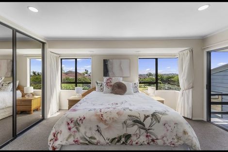 Photo of property in 37 Pigeon Mountain Road, Half Moon Bay, Auckland, 2012