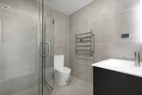 Photo of property in 2/399 Massey Road, Mangere East, Auckland, 2024