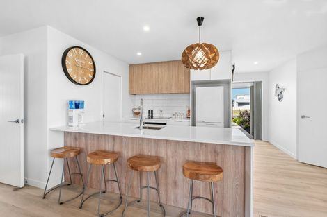 Photo of property in 104 Kaurinui Crescent, One Tree Point, 0118