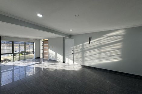 Photo of property in 17 Gray Avenue, Mangere East, Auckland, 2024