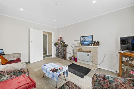 Photo of property in 67 Fairfield Road, Hawera, 4610