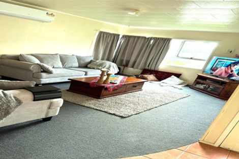 Photo of property in 30 Sungrove Rise, Sunnyvale, Auckland, 0612