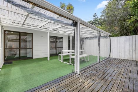 Photo of property in 28 Grassmere Road, Henderson Valley, Auckland, 0612