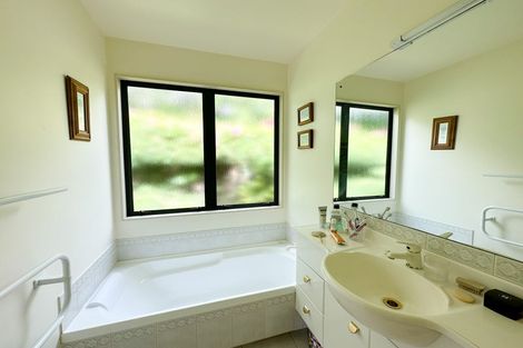 Photo of property in 25 Bay Vista Drive, Pohara, Takaka, 7183