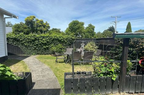 Photo of property in 74 Naples Street, Martinborough, 5711