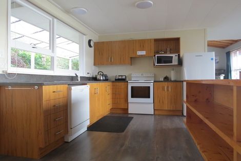 Photo of property in 52 Antrim Street, Waikawa, Tokanui, 9884
