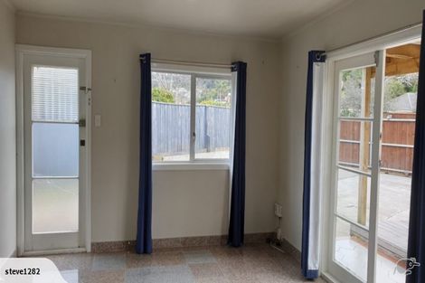 Photo of property in 52 Stokes Valley Road, Stokes Valley, Lower Hutt, 5019