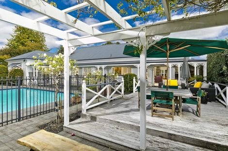 Photo of property in 9 Birchwood Grove, Greenhithe, Auckland, 0632