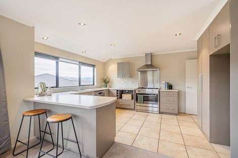 Photo of property in 115 Kirton Drive, Riverstone Terraces, Upper Hutt, 5018