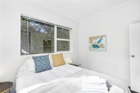 Photo of property in 3/4 Beach Road, Castor Bay, Auckland, 0620