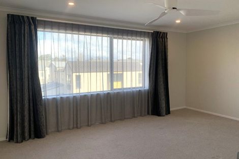 Photo of property in 3/2 Rangitamiro Place, Hobsonville, Auckland, 0616