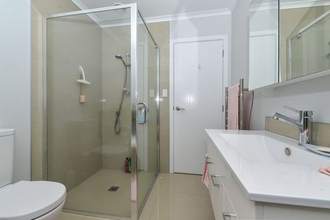 Photo of property in 1/23 The Dales, Dinsdale, Hamilton, 3204