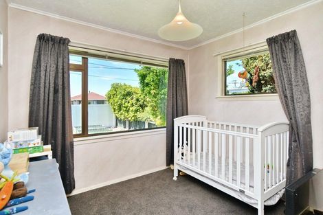 Photo of property in 15 Emlyn Place, Avondale, Christchurch, 8061