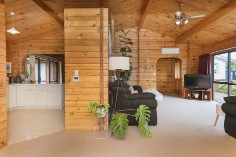 Photo of property in 1 Adams Road, Whataupoko, Gisborne, 4010