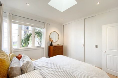 Photo of property in 4/64 Victoria Road, Devonport, Auckland, 0624