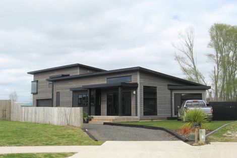 Photo of property in 25 Pacific Place, Whitianga, 3510