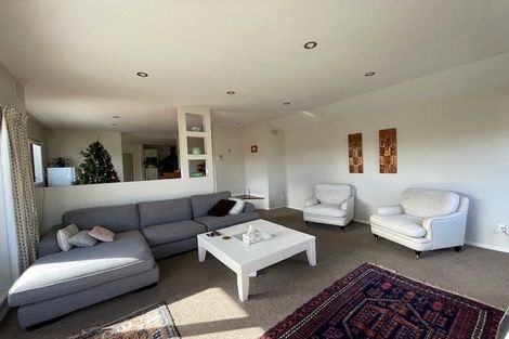 Photo of property in 1/86 Saddleback Rise, Murrays Bay, Auckland, 0630