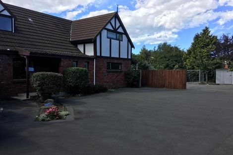Photo of property in 33b Lochee Road, Upper Riccarton, Christchurch, 8041