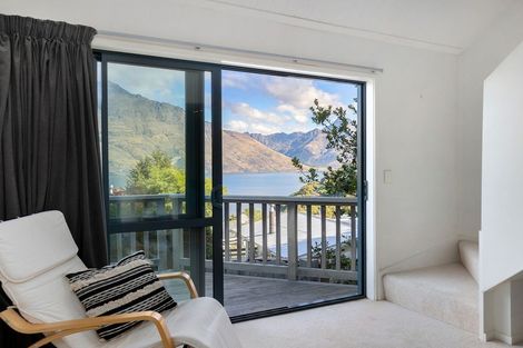 Photo of property in 5 Williams Street, Sunshine Bay, Queenstown, 9300