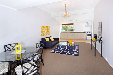 Photo of property in 24 Tiri Tiri Road, Birkdale, Auckland, 0626