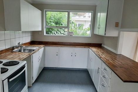 Photo of property in 5 Fairview Place, Westown, New Plymouth, 4310