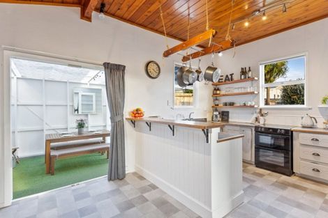 Photo of property in 1 Karaka Street, Helensville, 0800