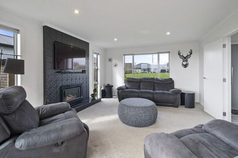 Photo of property in 27 Silicon Way, Fitzherbert, Palmerston North, 4410