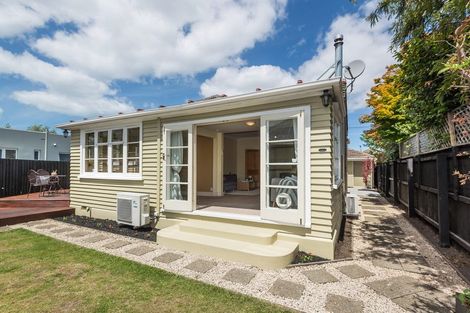 Photo of property in 1/193 Weston Road, St Albans, Christchurch, 8052