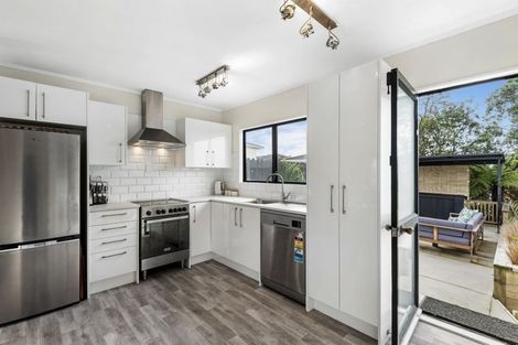 Photo of property in 13 Benchmark Drive, Massey, Auckland, 0614