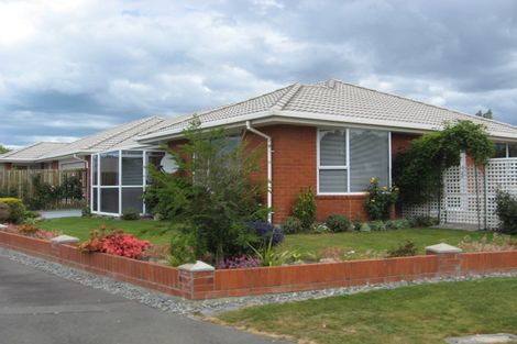 Photo of property in 1/14 Innisfree Place, Northwood, Christchurch, 8051