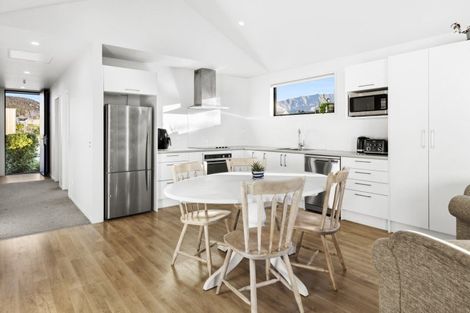 Photo of property in 2 Matakanui Lane, Wanaka, 9305