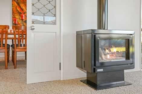 Photo of property in 2/77 Harvey Street, Waipahihi, Taupo, 3330