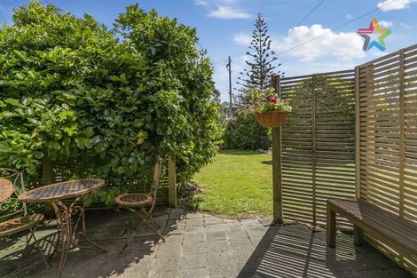 Photo of property in 7 Pekanga Road, Normandale, Lower Hutt, 5010