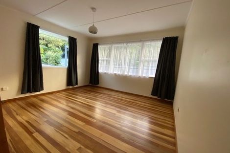 Photo of property in 121 Breaker Bay Road, Breaker Bay, Wellington, 6022