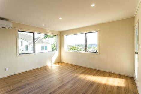 Photo of property in 2/2 Frost Road, Mount Roskill, Auckland, 1041