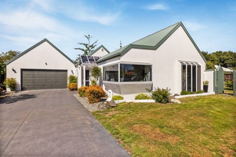 Photo of property in 70 Regency Crescent, Redwood, Christchurch, 8051