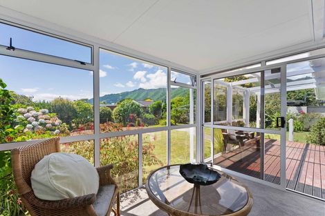 Photo of property in 49 Sylvan Avenue, Waikanae, 5036