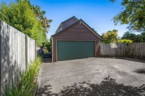 Photo of property in 2/60 Rangatira Road, Beach Haven, Auckland, 0626