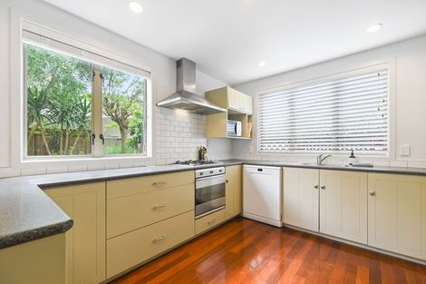 Photo of property in 2 Ashley Street, St Andrews, Hamilton, 3200