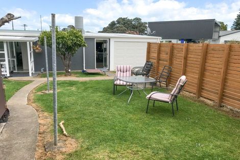 Photo of property in 19 West Crescent, Te Puru, Thames, 3575