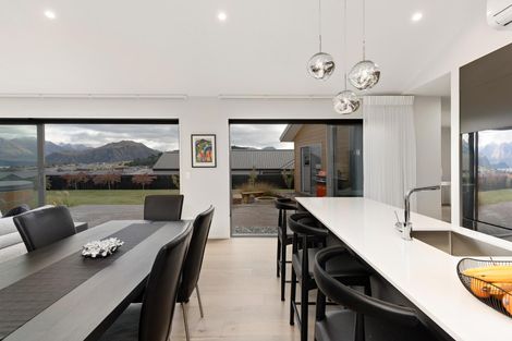 Photo of property in 8 The Heights Avenue, Wanaka, 9305