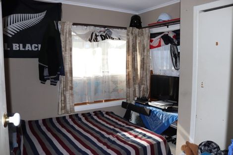 Photo of property in 8 Rollerson Street, Papakura, 2110