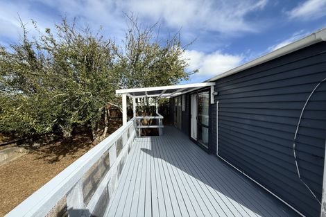 Photo of property in 3 Donovan Avenue, Massey, Auckland, 0614
