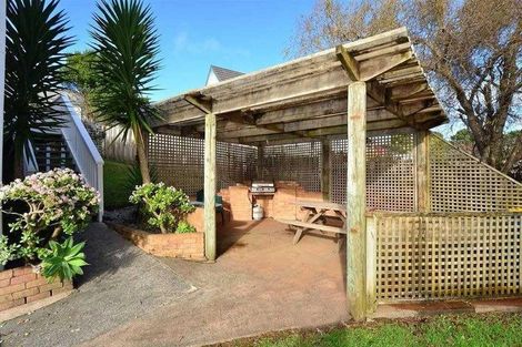 Photo of property in 64 Barbados Drive, Unsworth Heights, Auckland, 0632