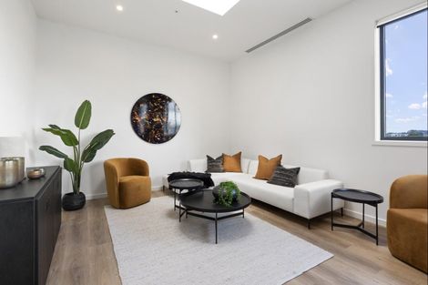 Photo of property in 7/14 Tamariki Avenue, Orewa, 0931